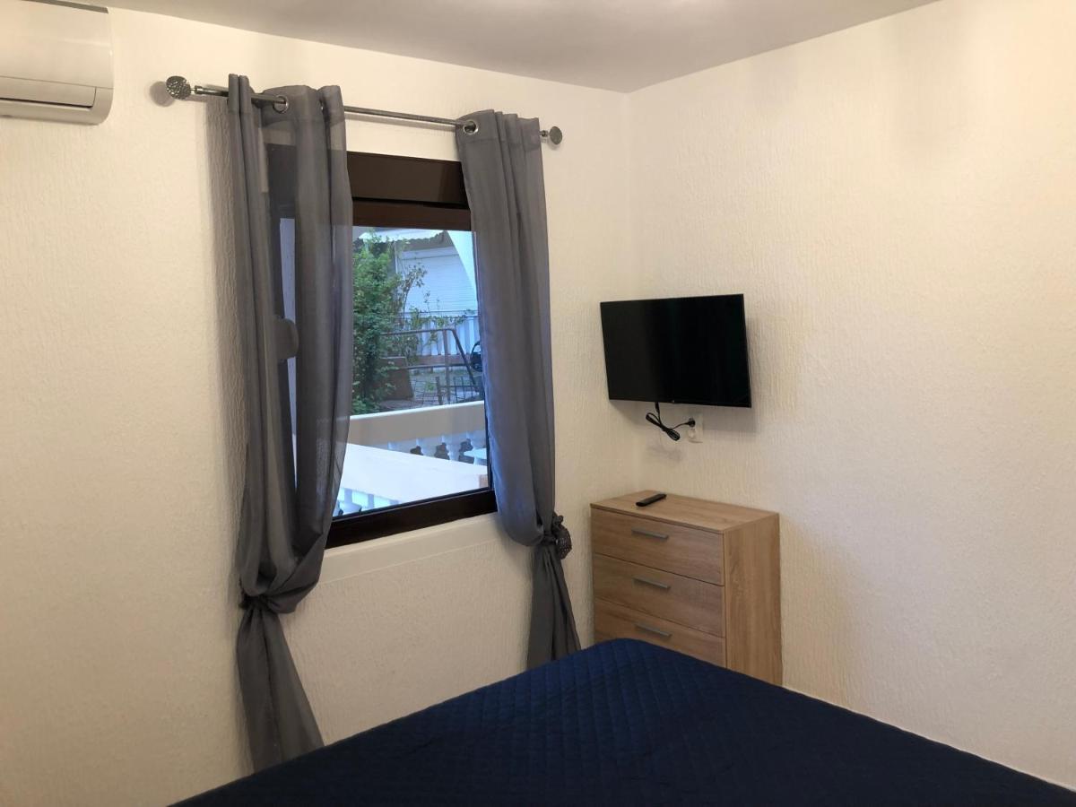 Apartmani Lime Petrovac ภายนอก รูปภาพ