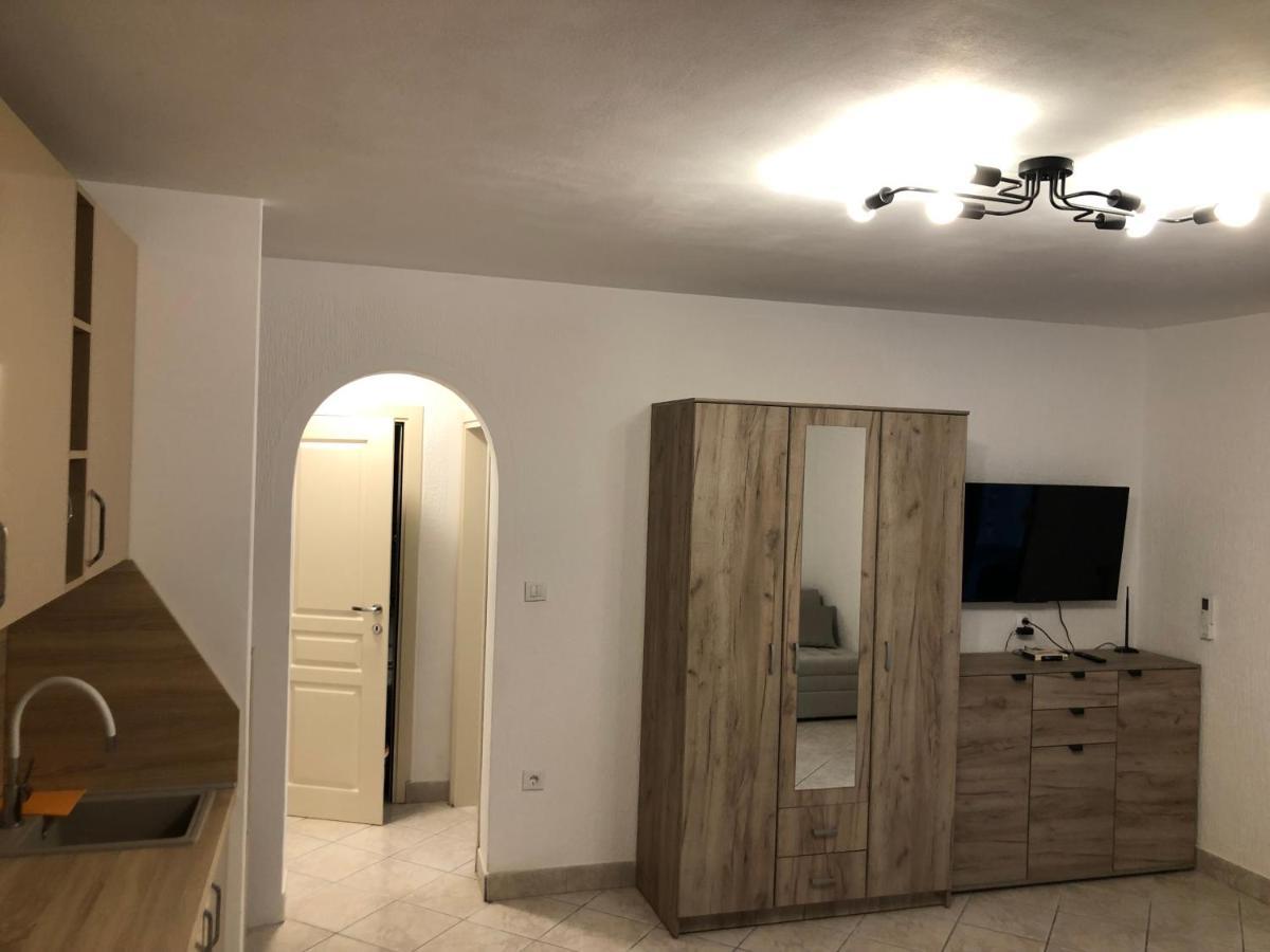 Apartmani Lime Petrovac ภายนอก รูปภาพ