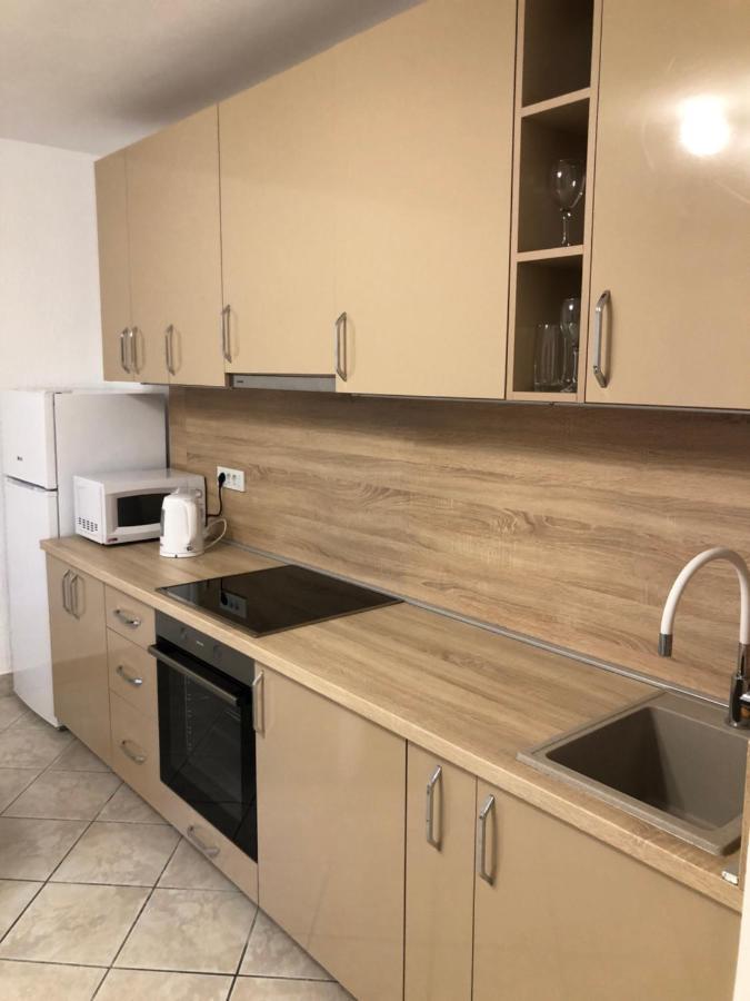 Apartmani Lime Petrovac ภายนอก รูปภาพ