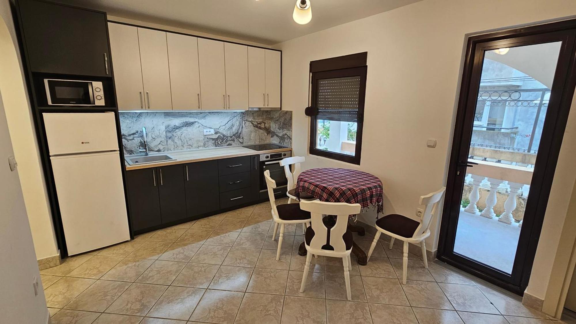 Apartmani Lime Petrovac ภายนอก รูปภาพ