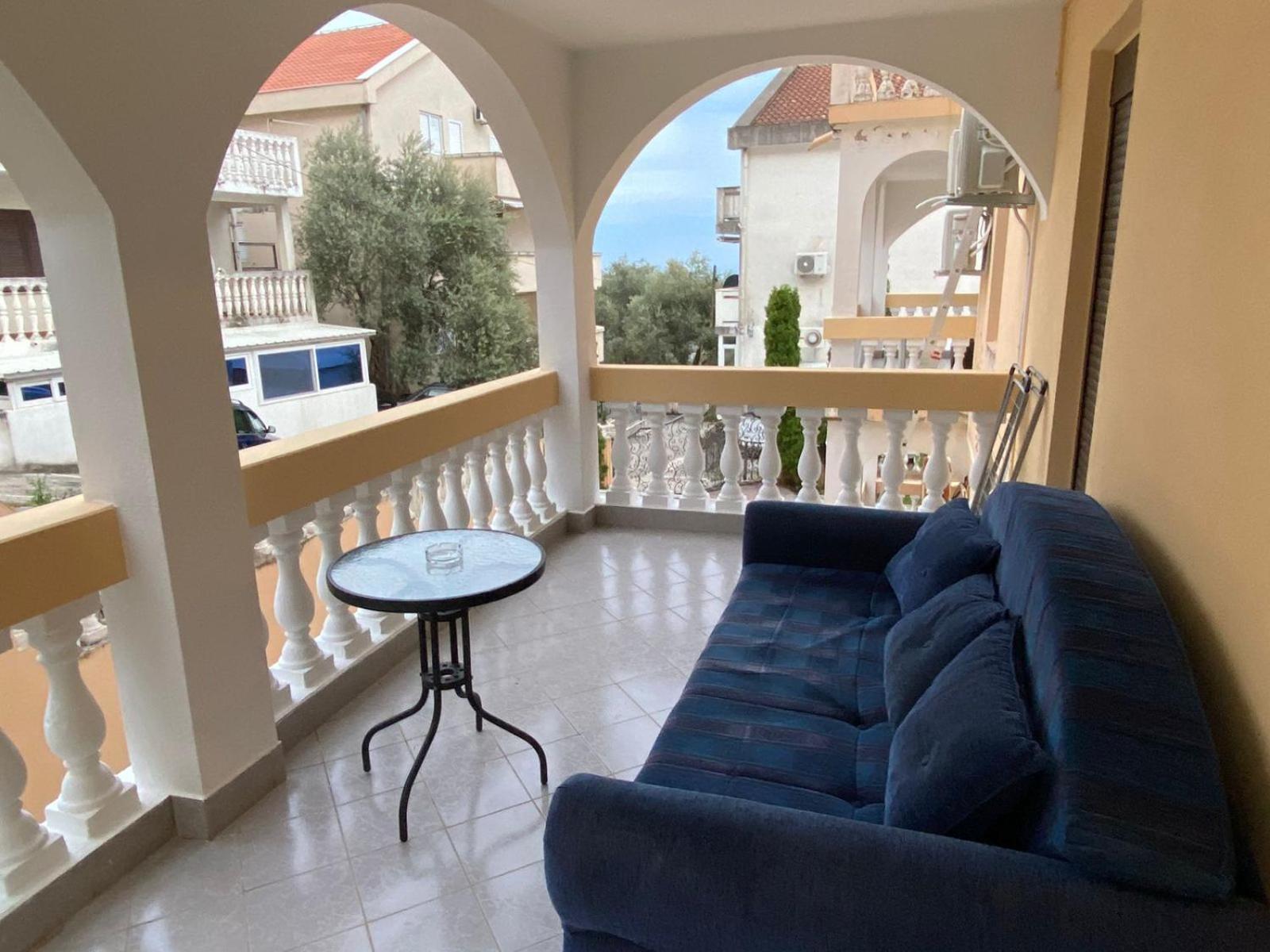 Apartmani Lime Petrovac ภายนอก รูปภาพ