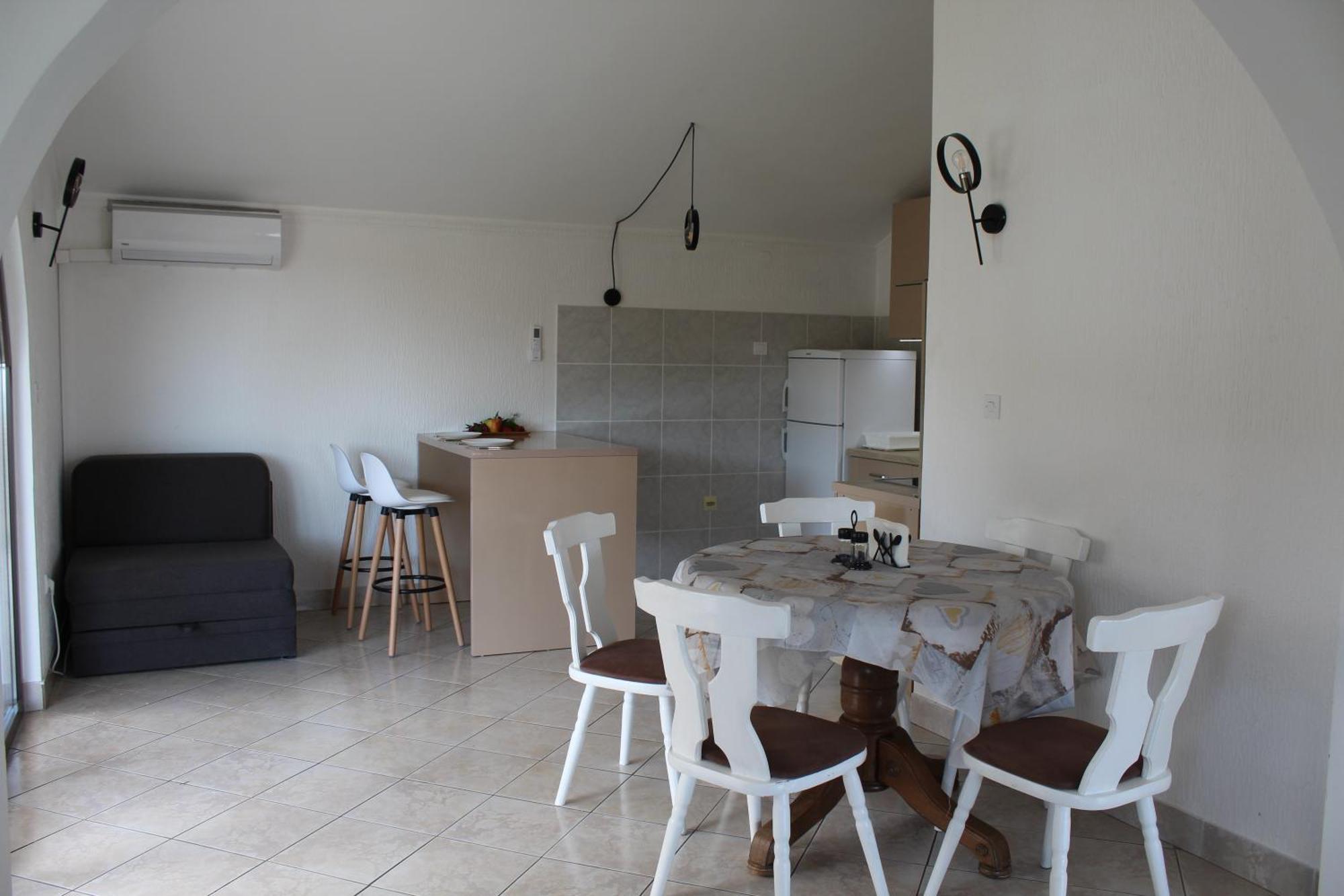 Apartmani Lime Petrovac ภายนอก รูปภาพ