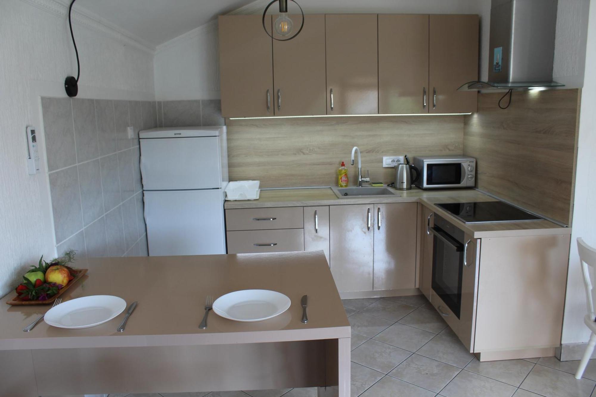 Apartmani Lime Petrovac ภายนอก รูปภาพ