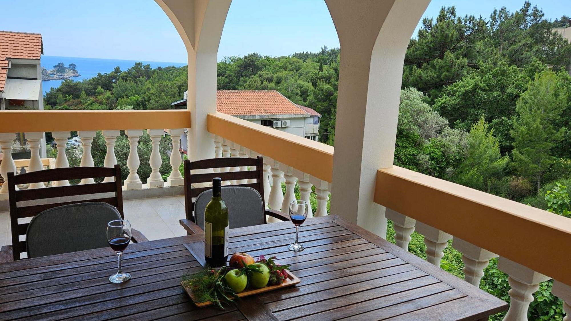 Apartmani Lime Petrovac ภายนอก รูปภาพ