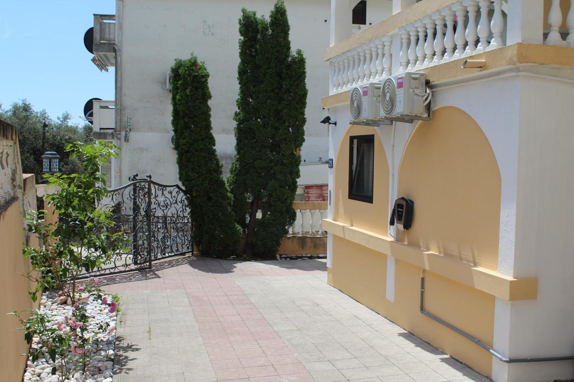 Apartmani Lime Petrovac ภายนอก รูปภาพ